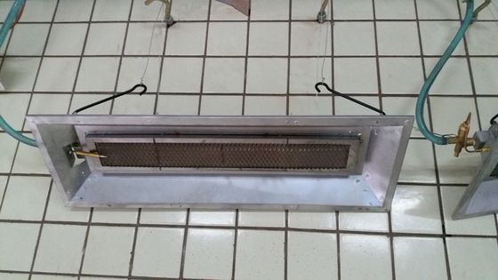 Appareil de chauffage de couveuse à gaz en acier aluminisé THD6806 Équipement de chauffage de volaille