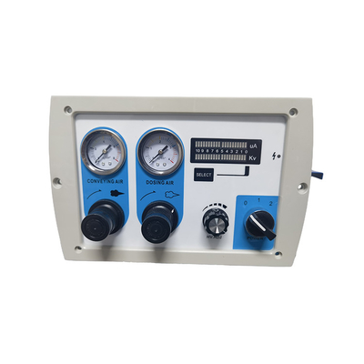 Opération manuelle de pulvérisation de la machine 50W de poudre à haute tension pour la surface de substrat